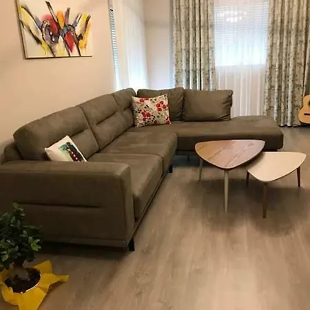 Apartment Edi Apartament *